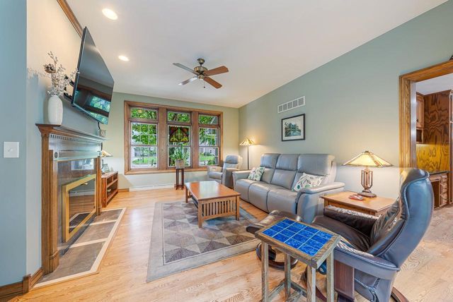 4965 N SCHUH ROAD, Appleton, WI 54913