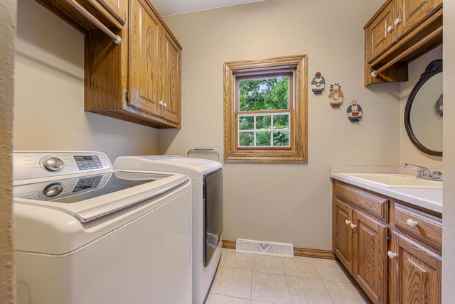 4965 N SCHUH ROAD, Appleton, WI 54913