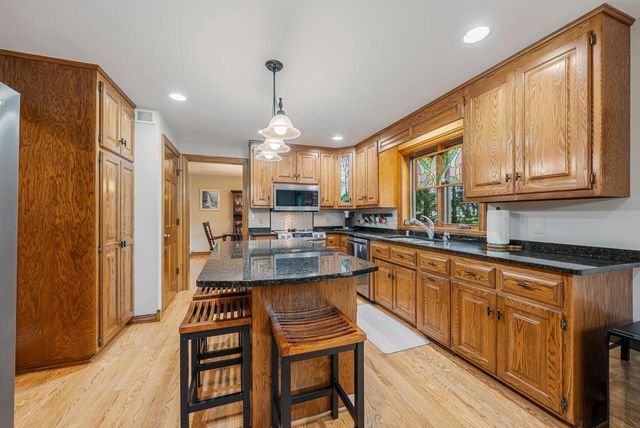 4965 N SCHUH ROAD, Appleton, WI 54913