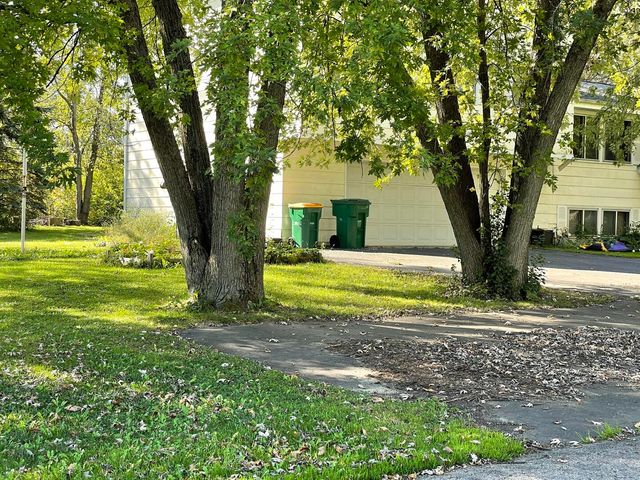 21341 W Sarah Drive, Lake Villa, IL 60046