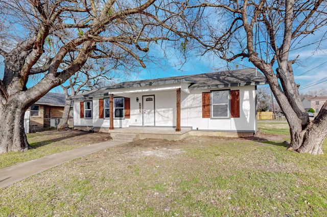 2802 N Masters Drive, Dallas, TX 75227