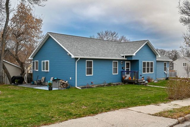 1714 University Drive, Minot, ND 58703