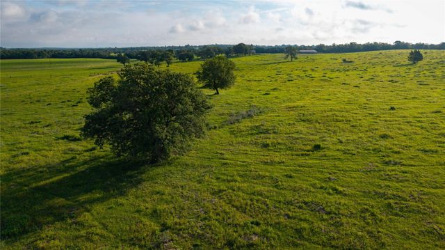 000 Hofferek RD, Rosanky, TX 78953