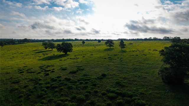 000 Hofferek RD, Rosanky, TX 78953