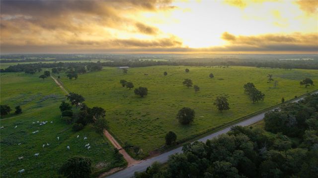 000 Hofferek RD, Rosanky, TX 78953
