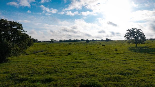 000 Hofferek RD, Rosanky, TX 78953