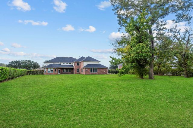 4502 Creek Point Lane, Missouri City, TX 77459