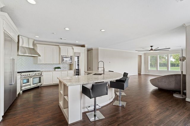 4502 Creek Point Lane, Missouri City, TX 77459