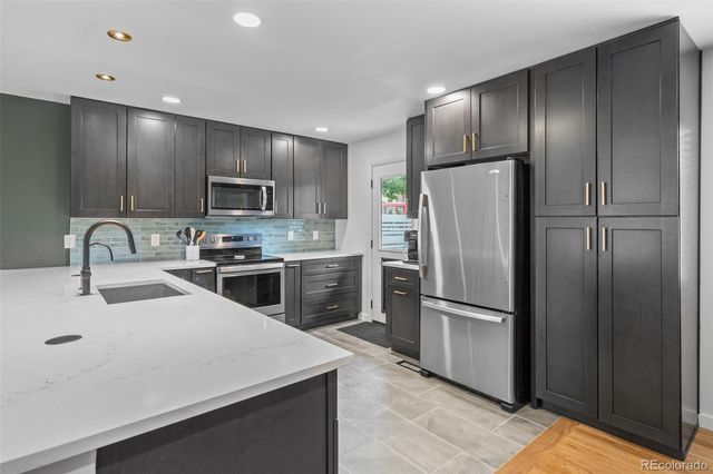 2137 S Xenon Street, Lakewood, CO 80228