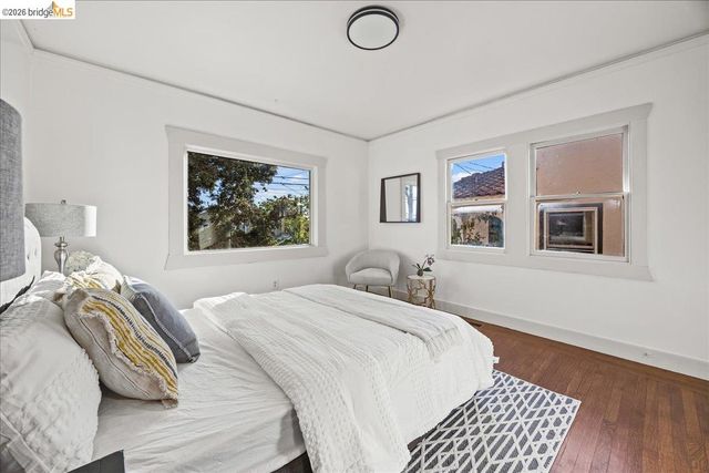 5340 Walnut St, Oakland, CA 94619