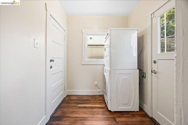 5340 Walnut St, Oakland, CA 94619