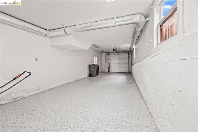 5340 Walnut St, Oakland, CA 94619
