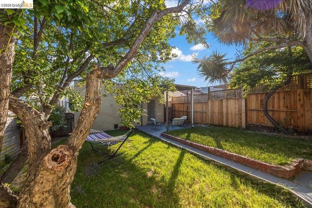 5340 Walnut St, Oakland, CA 94619