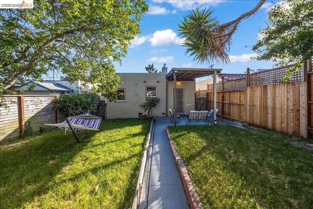 5340 Walnut St, Oakland, CA 94619