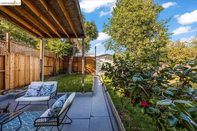 5340 Walnut St, Oakland, CA 94619