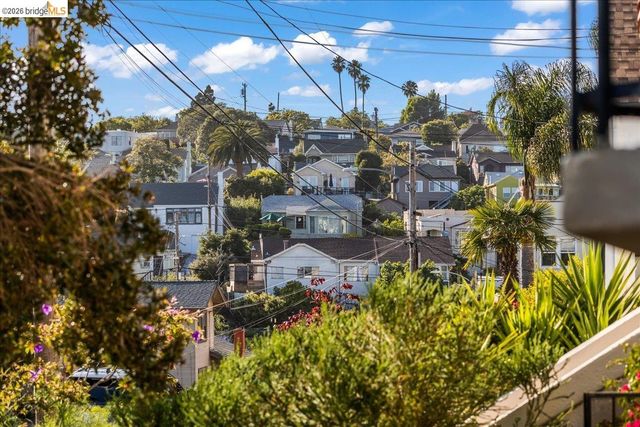 5340 Walnut St, Oakland, CA 94619