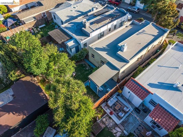 5340 Walnut St, Oakland, CA 94619