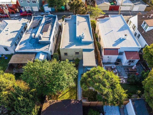 5340 Walnut St, Oakland, CA 94619