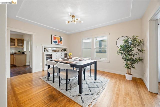 5340 Walnut St, Oakland, CA 94619