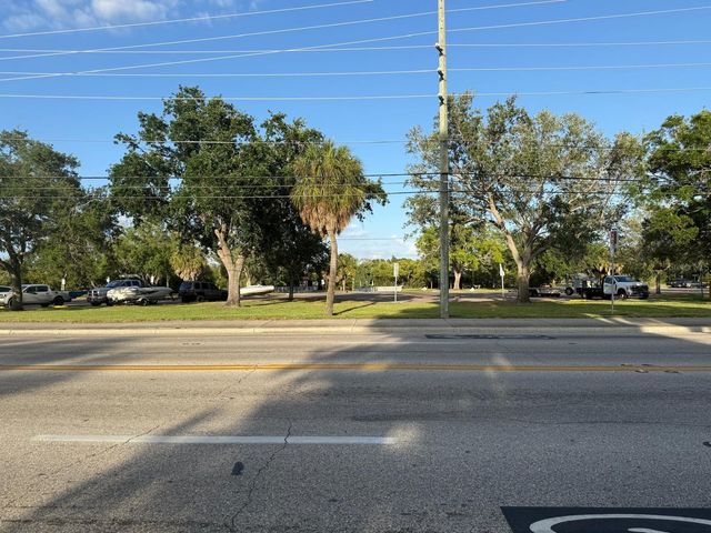 3733 6TH STREET S, St Petersburg, FL 33705