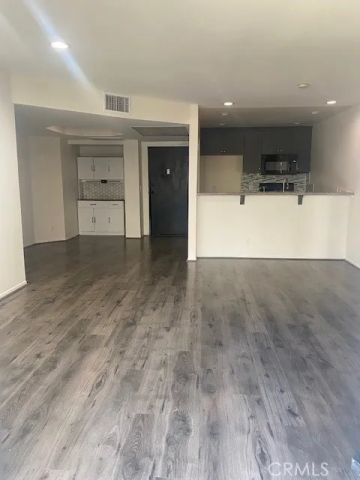 20253 Keswick 211, Winnetka, CA 91306