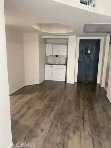 20253 Keswick 211, Winnetka, CA 91306