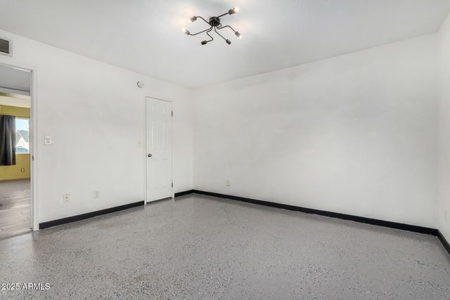 682 W GAIL Drive, Chandler, AZ 85225