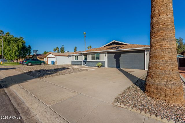 682 W GAIL Drive, Chandler, AZ 85225