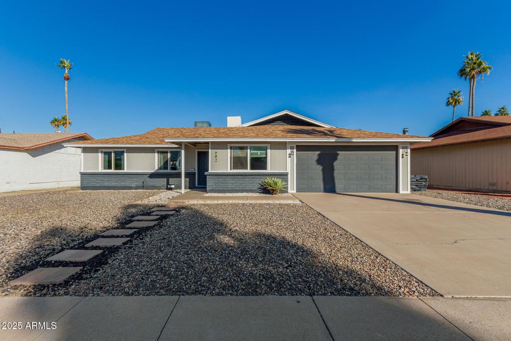 682 W GAIL Drive, Chandler, AZ 85225