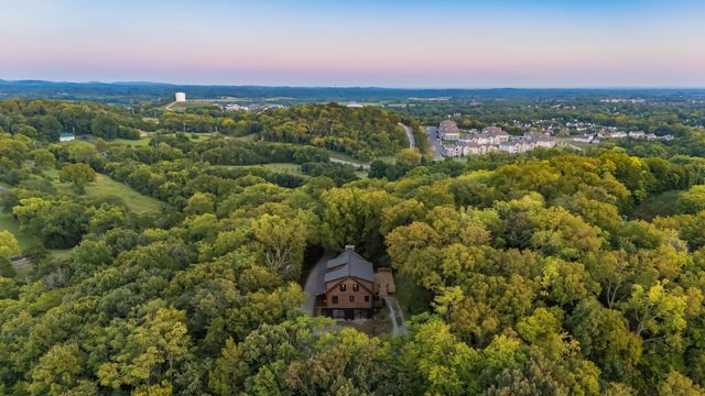 2676 Thompson Station Rd, E, Thompsons Station, TN 37179