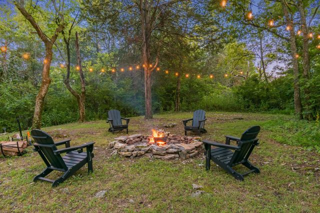 2676 Thompson Station Rd, E, Thompsons Station, TN 37179