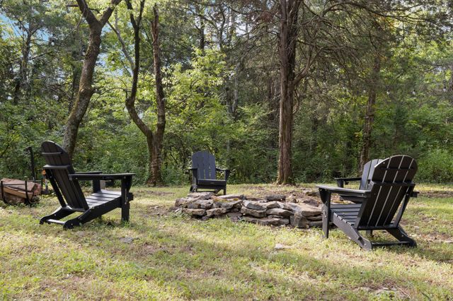 2676 Thompson Station Rd, E, Thompsons Station, TN 37179