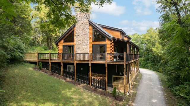 2676 Thompson Station Rd, E, Thompsons Station, TN 37179