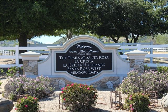 28 Golden Arrow Court, Murrieta, CA 92562