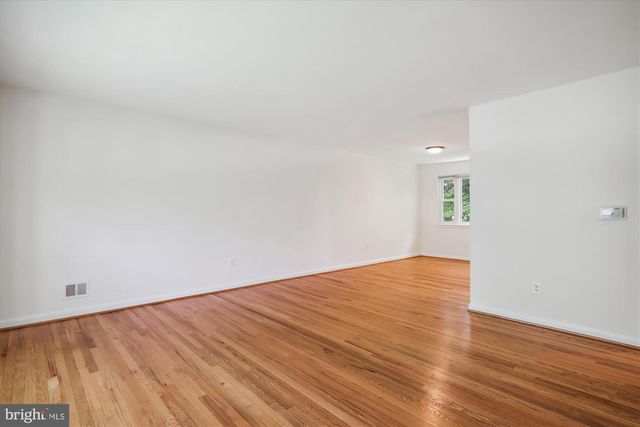 6518 WILMETT RD, Bethesda, MD 20817