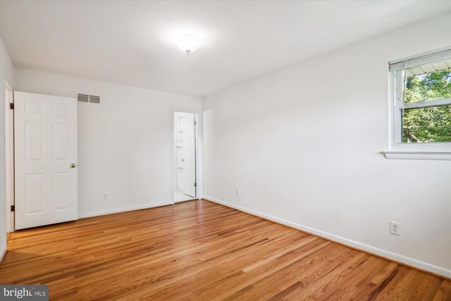 6518 WILMETT RD, Bethesda, MD 20817