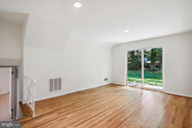 6518 WILMETT RD, Bethesda, MD 20817