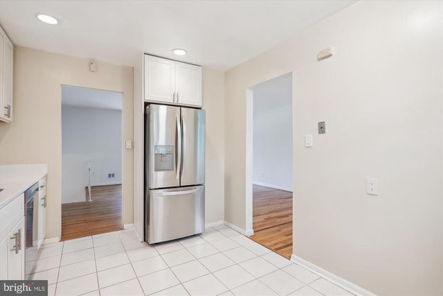 6518 WILMETT RD, Bethesda, MD 20817