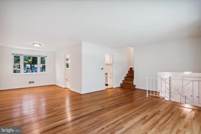 6518 WILMETT RD, Bethesda, MD 20817