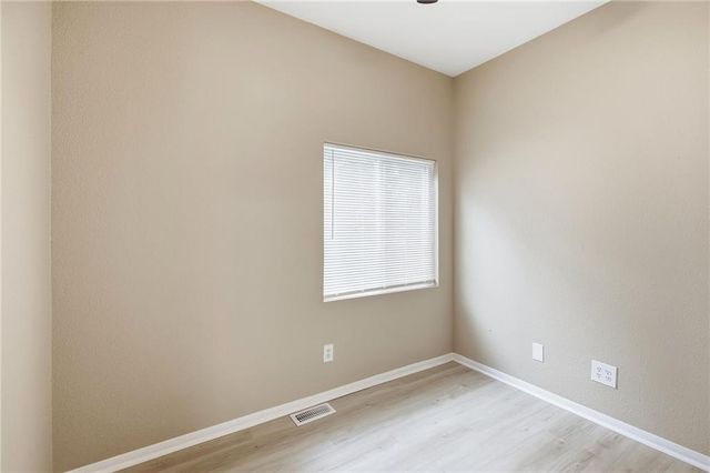 2537 Elmwood Avenue, Kansas City, MO 64127
