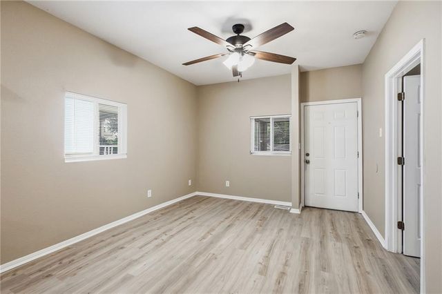 2537 Elmwood Avenue, Kansas City, MO 64127