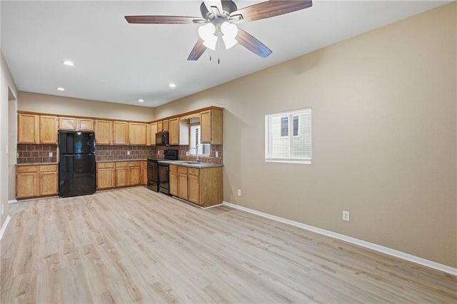2537 Elmwood Avenue, Kansas City, MO 64127