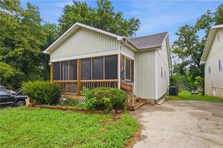 2537 Elmwood Avenue, Kansas City, MO 64127
