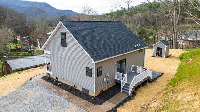 67 Patterson Drive, Dillsboro, NC 28725