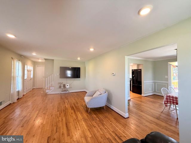 8906 WEIR ST, Manassas, VA 20110