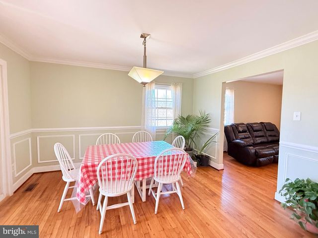 8906 WEIR ST, Manassas, VA 20110