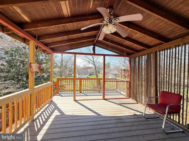 8906 WEIR ST, Manassas, VA 20110