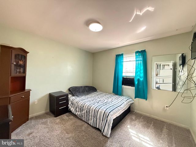 8906 WEIR ST, Manassas, VA 20110