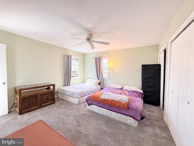 8906 WEIR ST, Manassas, VA 20110