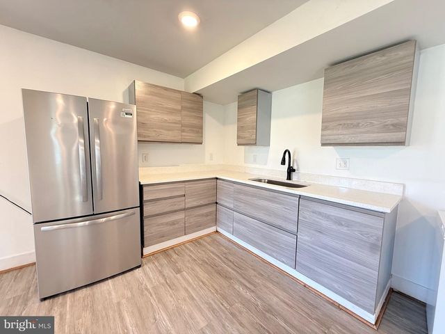 8906 WEIR ST, Manassas, VA 20110